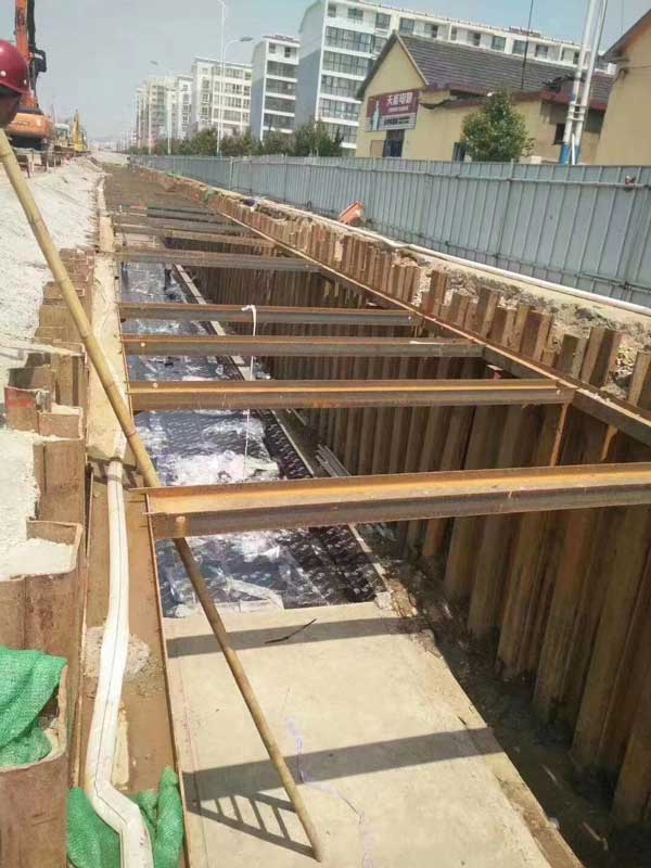 钢板桩